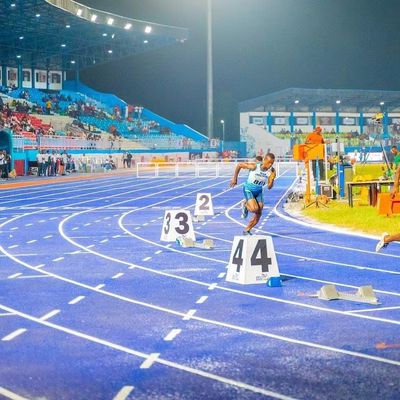 Guter Preis IAAF bescheinigte athletische Laufbahnen volle, die 13mm System gießen online