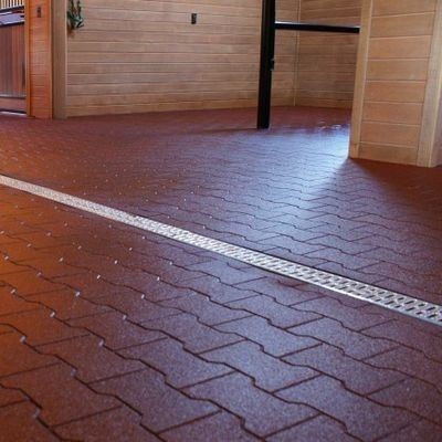Guter Preis Gummikörnchen-Material der Hundeknochen-Form-ineinandergreifendes Gummiboden-Matten-SBR online