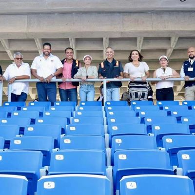 Guter Preis Spitze herauf das Plastikstadion, das alternden Anti-UVfeuer-Antibeweis setzt online