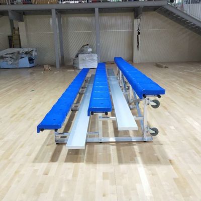 Guter Preis Aluminiummetallzuschauertribünen im Freien 3 Reihen mit Sitzen für Spielplatz-Trainings-Feld online
