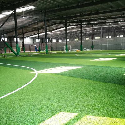 Guter Preis 45mm Gras-Stapel-Höhen-Fußball-Chemiefasergewebe-künstliches Gras benutzt für Schulgericht online