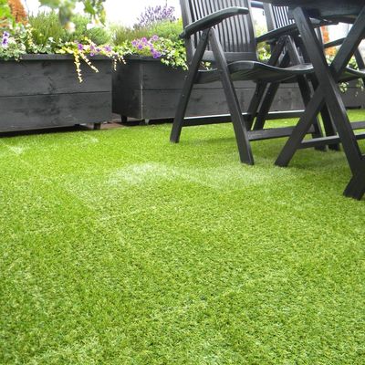 Guter Preis 30cm×30cm künstlicher Garten-synthetisches Gras-Bewegliches für Dach-Hof online