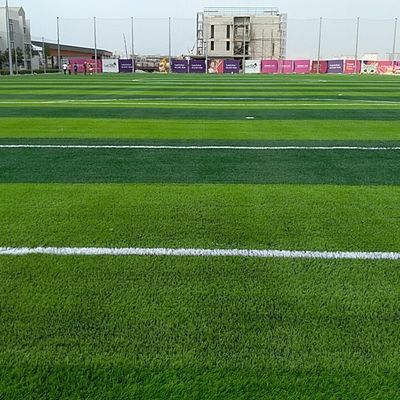 Guter Preis Die Schönheit des Innenhofes wird mit Kunstgras aus PE-PP-Material vereinfacht online