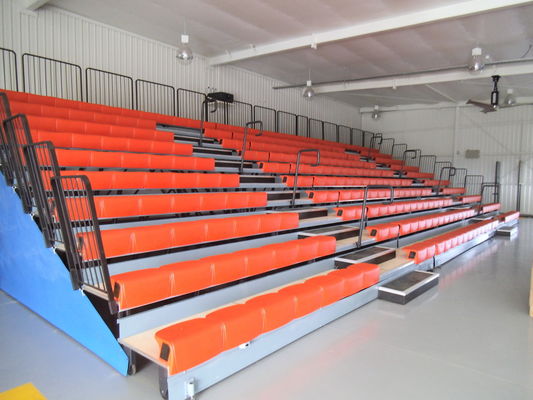Guter Preis angepasste Rückziehbare Bleacher Sitze gerade oder gebogene Konfiguration und Länge online