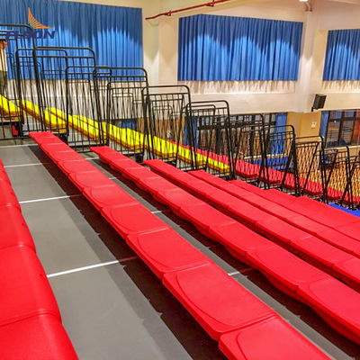 Guter Preis Silber-Aluminium-Rückziehbare Bleacher-Sitze mit gebogener Konfiguration für 200-500 Personen online